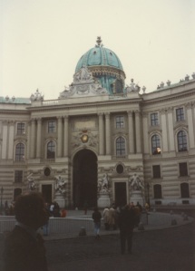 19941024 Vienna Hofburg entrance photo26